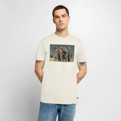 Pünktlich zu spät – Die seltsame Gesellschaft | Männer Premium T-Shirt - Naturweiß